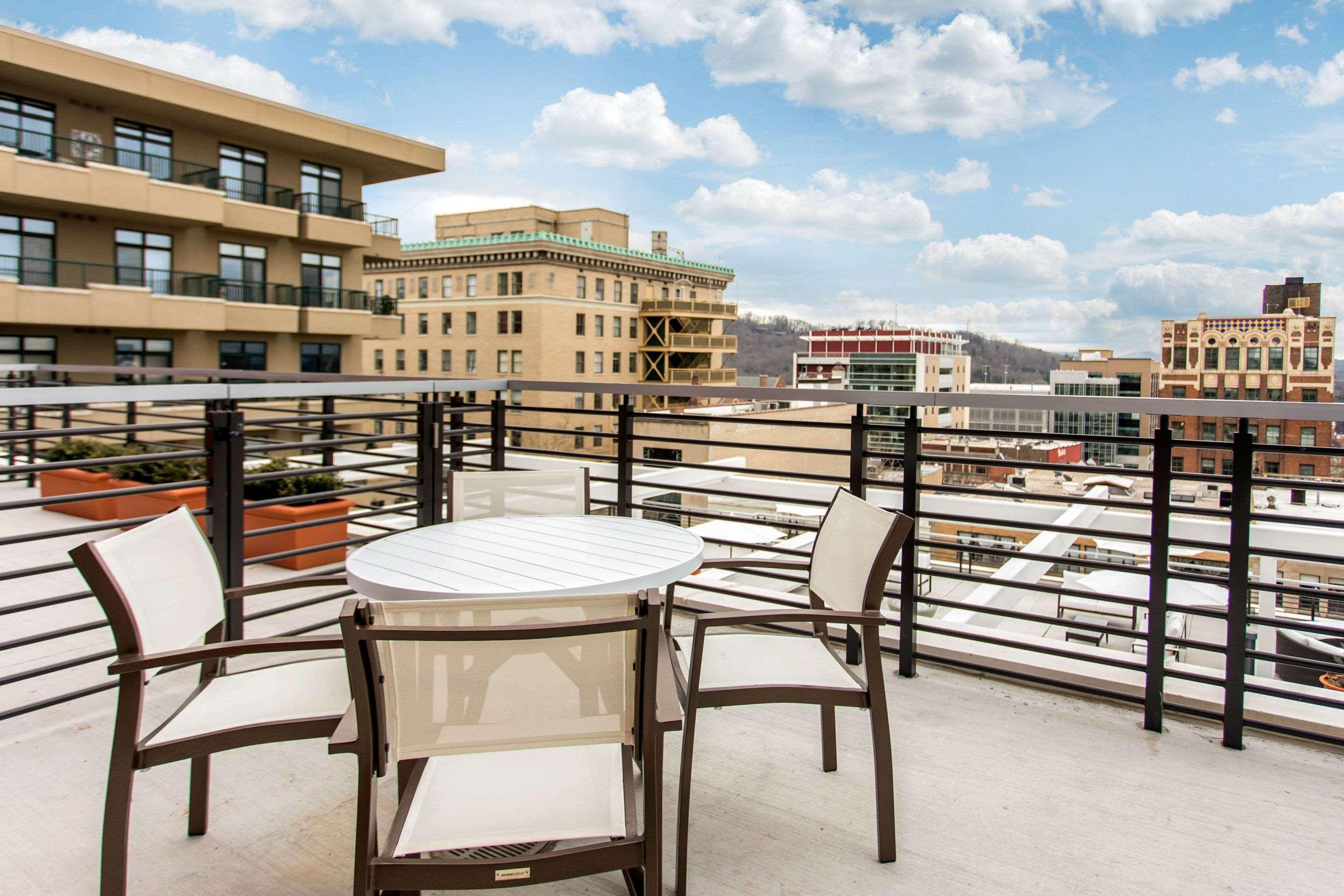 Cambria Hotel Downtown Asheville Exterior photo