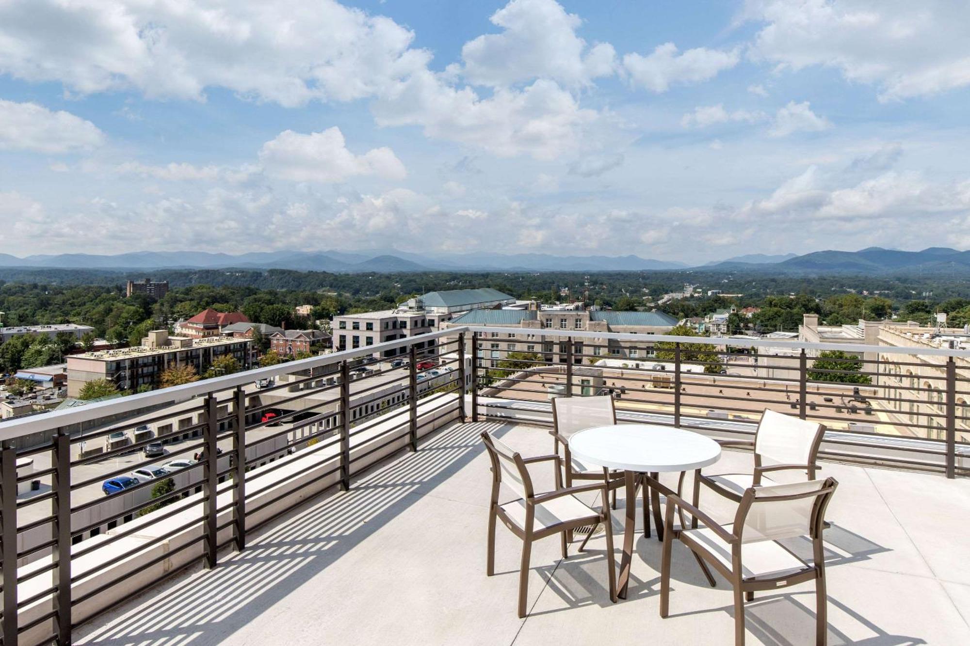 Cambria Hotel Downtown Asheville Exterior photo